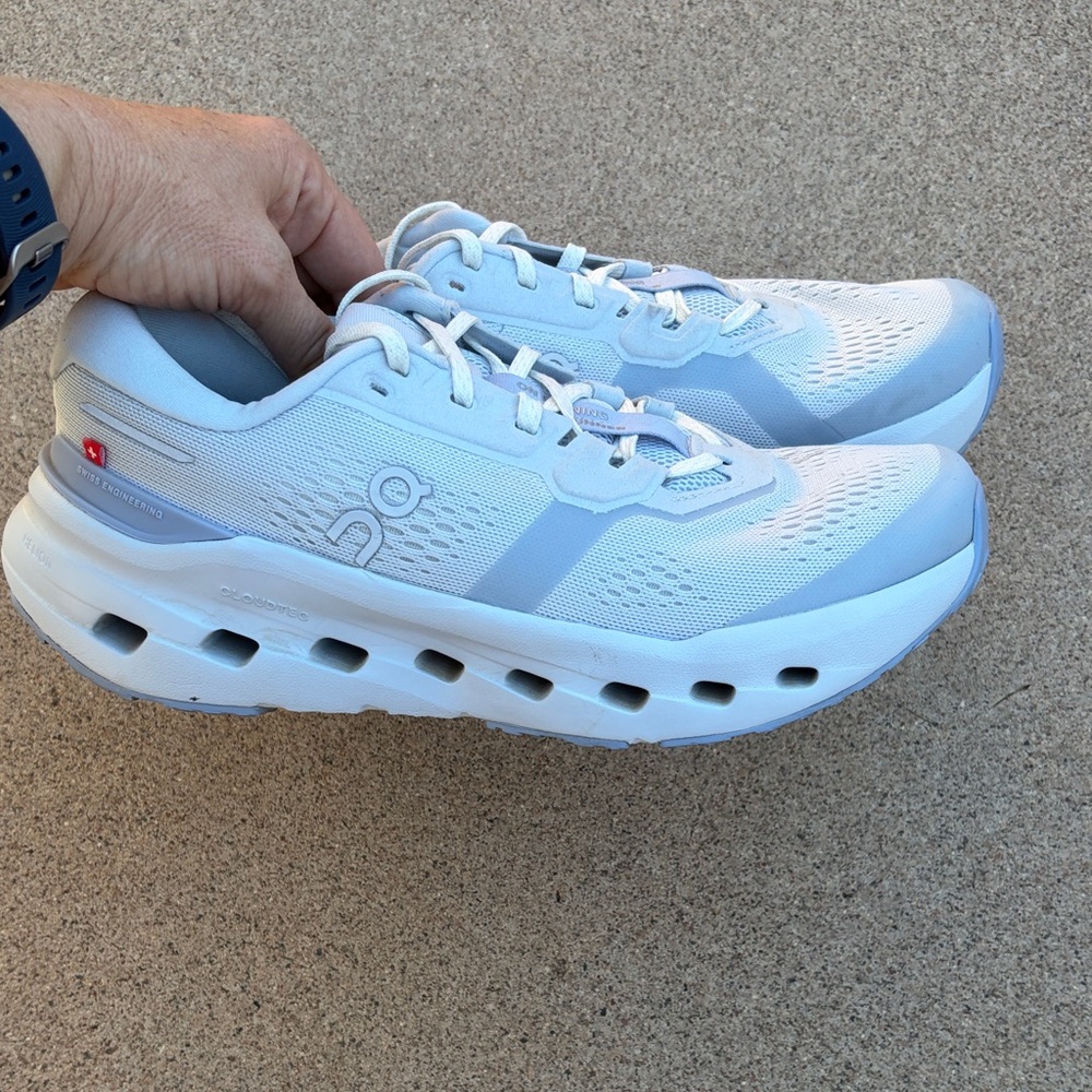 On Cloudrunner 3 Women's Athletic Shoes - size 6.5